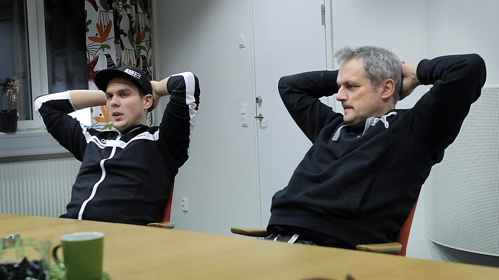 Far och son. Anton och Jan berättar för Norran om sin tankar några veckor efter att det har offentliggjorts att Anton lämnar sin fars stall. Foto: Roine Sandlén.