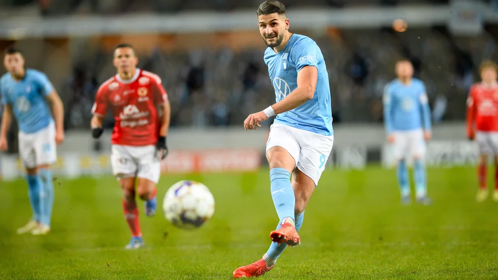 Malmös Antonio Colak under söndagens fotbollsmatch i allsvenskan mellan Kalmar FF och Malmö FF på Guldfågeln Arena.
