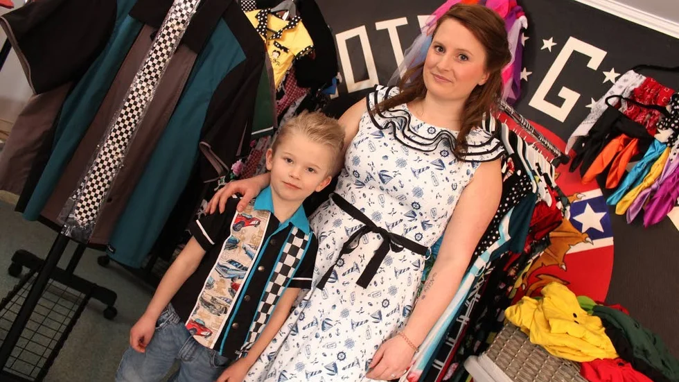 Populärt. Elton, 5 år, och mamma Elleonor Vall gillar Malin Svensson kläder.