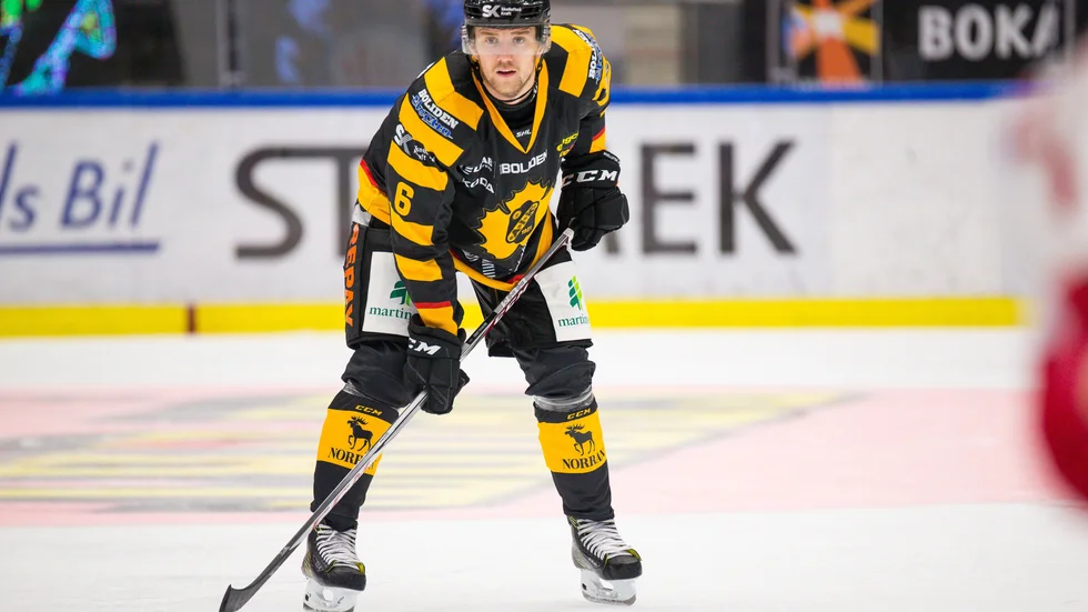 AIK:s back Filip Berglund. 