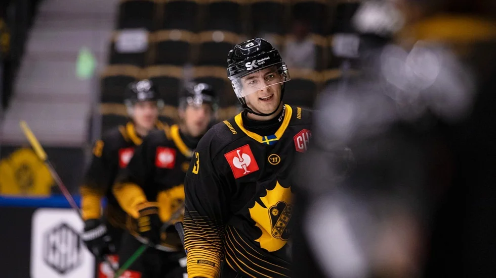 Stefan Loibl fortsätter i förstakedjan med Melker Karlsson och Joakim Lindström.