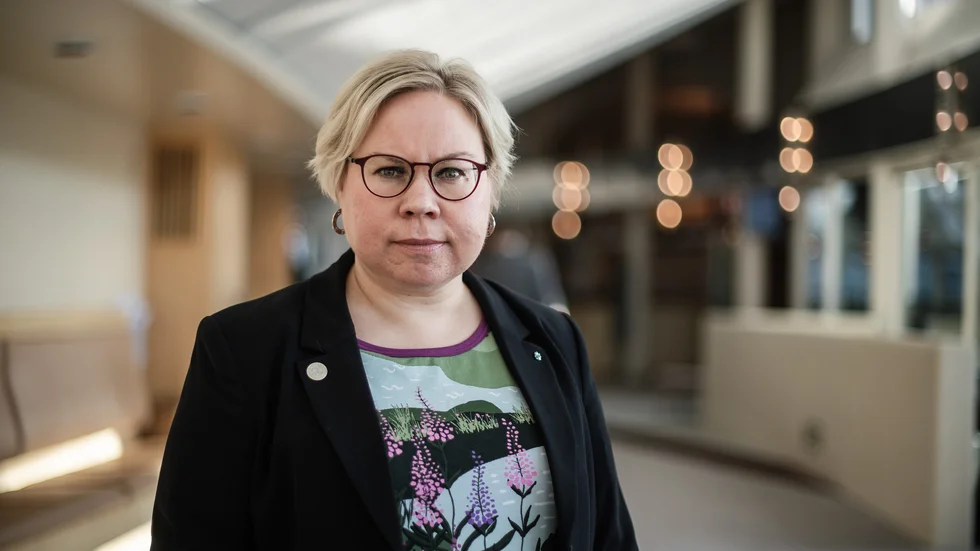 Linda Modig (C) ifrågasätter SD:s inställning gentemot rennäringen. "På vilket sätt är att hoppa på en av de blå-gröna näringarna på det här sättet en bra landsbygdspolitik?", säger hon.