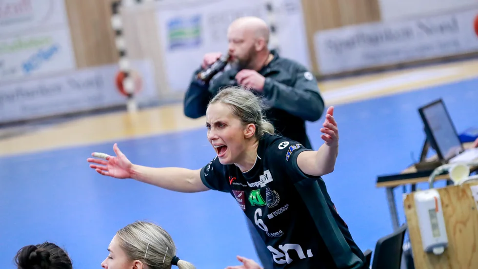 Emmy Nordmark menar att formsvackan inte har att göra med tränaren Christer Karlsson besked att han lämnar efter säsongen. 
