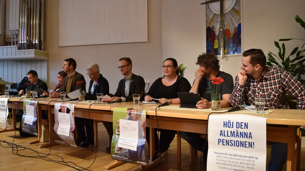 Lorents Burman (S), Agneta Hansson (V), Andreas Westerberg (L), Carina Sundbom (C), Andreas Löwenhöök (M), Charlotta Enqvist (KD), Hans Brettschneider (MP), Markku Abrahamsson (SD).