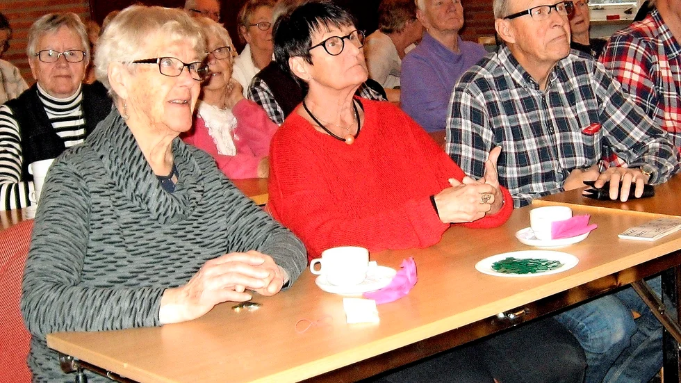 I publiken. Roade PRO-are, fr v Yvonne Karlsson, Gunilla Knutsson, Jan-Erik Nyström