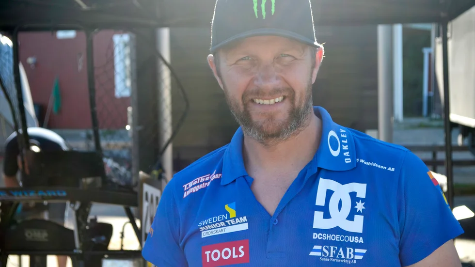 Stjärna. Petter Solberg är just nu i Skellefteå för att stötta sonen Oliver i crosskart-SM på Klutmarks motorstadion. Foto: Adam Andersson.