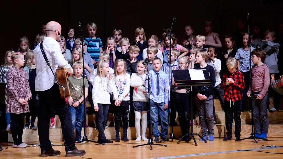 Musikaliskt samarbete. Barn från tre olika grundskolor i Skellefteå deltog i konserten. Foto: Carina Kvist.