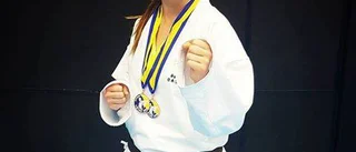 Två SM-medaljer för Sandra Ahlard i karatestilen shotokan