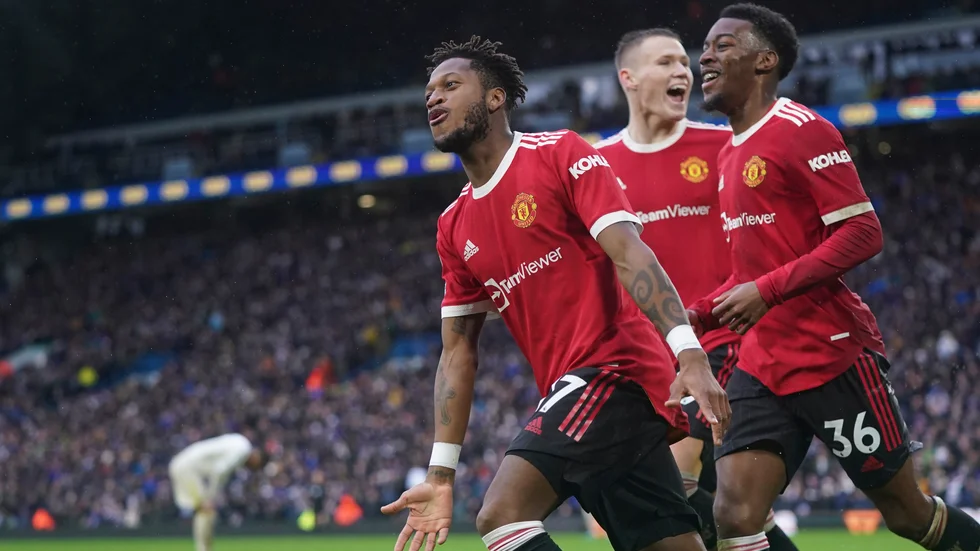 Fred firar 3–2-målet tillsammans med Scott McTominay och Anthony Elanga.