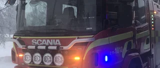 Ladugård i brand • Hönor befaras ha blivit lågornas rov