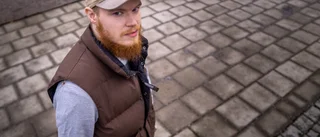 Eskilstunarapparen Nimerez gör låt med legend från Wu-Tang Clan: "Skriver för arbetarklassen"