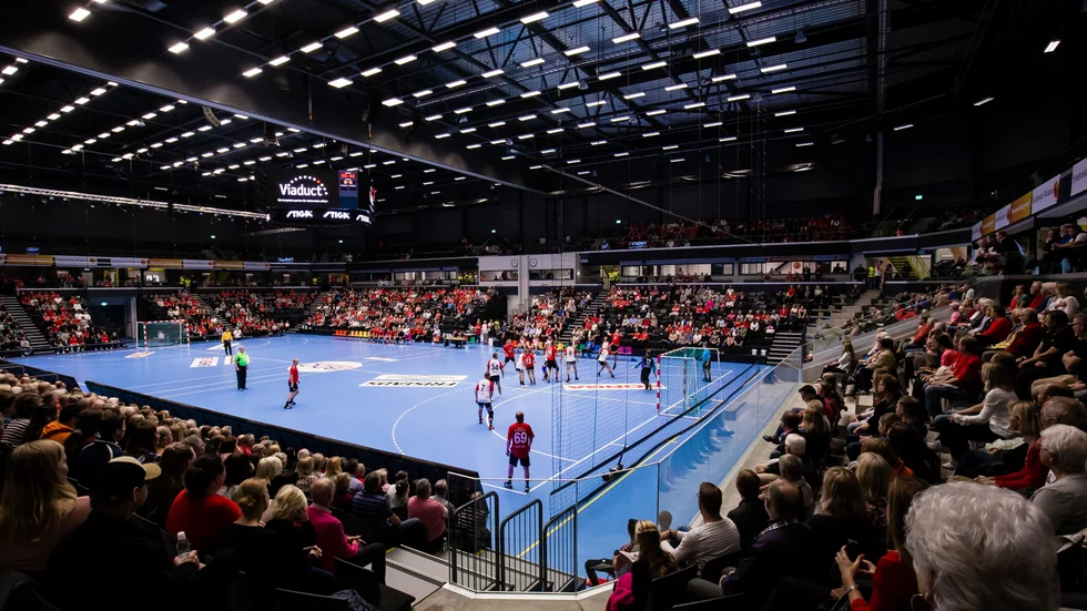 Guif tar in max 500 åskådare i Stiga sports arena i årets sista match, som spelas på onsdag mot HK Malmö.