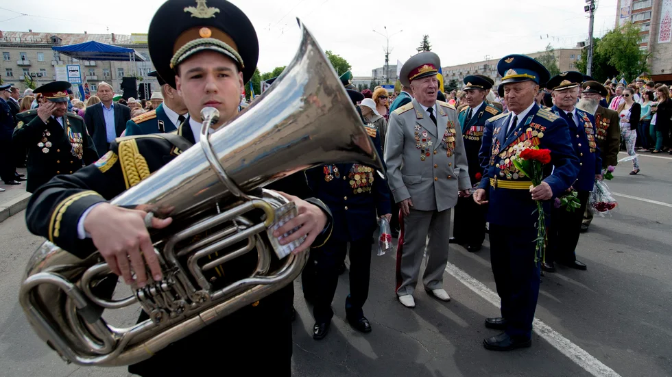 Ukraina befinner sig i ett spänt läge och UD uppmanar de flera hundra svenskar som finns i landet att hålla sig underrättade om läget. 
