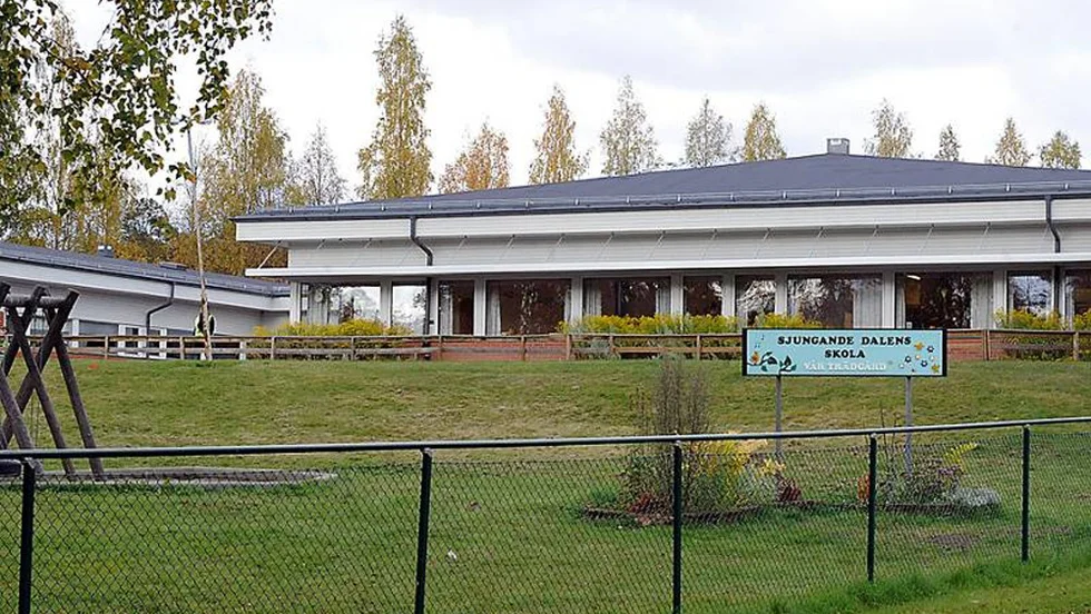 Sjungande dalens skola föreslås bli kvar för lågstadiets barn. Nu vill Alliansen att denna princip ska gälla i fler skolområden. Arkivbild.