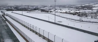 Till helgen drar VM i gång i Portugal – nu ligger snön tung på banan