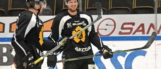 Martin Lundberg gillar när det blir tufft på isen