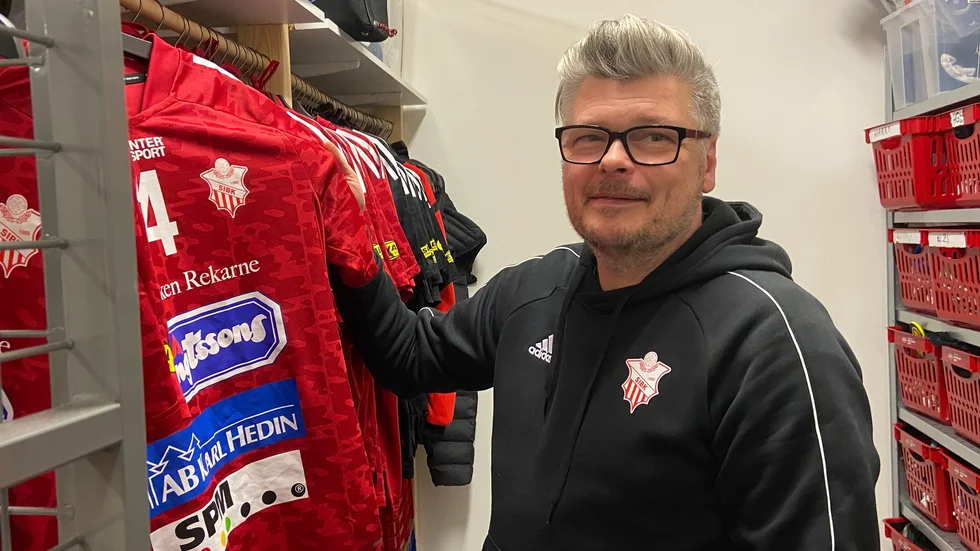 SIBK-tränaren Peter Lunds killar kan under det här veckolsutet inte spela mot varken Gävle eller Hudik/Björkberg på grund av ett covidutbrott i truppen.