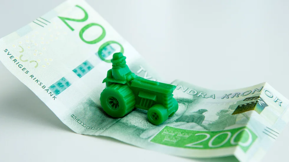 Lantbrukaren har fått en företagsbot på 20 000 kronor.