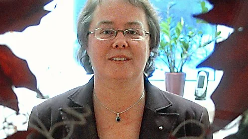 Många i kön. Kerstin Olofsson, Tryggheten.