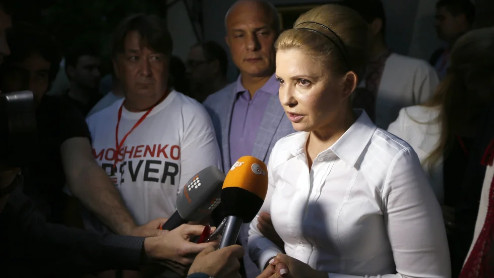 FOTO: AP PHOTO/OLEXANDER PROKOPENKO/TT
                  Yulia Tymoshenko, presidentvalskandidat, kommenterar valet.
                  FOTO: AP PHOTO/OLEXANDER PROKOPENKO/TT
                  Yulia Tymoshenko, presidentvalskandidat, kommenterar valet.
                  18541391FOTO: AP PHOTO/EFREM LUKATSKY/TT/
                          Darth Vader har hittat till den ukrainska valrörelsen...
                          FOTO: AP PHOTO/EFREM LUKATSKY/TT/
                          Darth Vader har hittat till den ukrainska valrörelsen...
                          18541234FOTO: AP PHOTO/EVGENIY MALOLETKA/TTFOTO: AP PHOTO/EVGENIY MALOLETKA/TT18541234FOTO: AP PHOTO/EVGENIY MALOLETKA/TTFOTO: AP PHOTO/EVGENIY MALOLETKA/TT18541321FOTO: EFREM LUKATSKY/AP PHOTO/TT
                                  Petro Porosjenko, "chokladkungen", ser ut att vinna presidentvalet i Ukraina.
                                  FOTO: EFREM LUKATSKY/AP PHOTO/TT
                                  Petro Porosjenko, "chokladkungen", ser ut att vinn