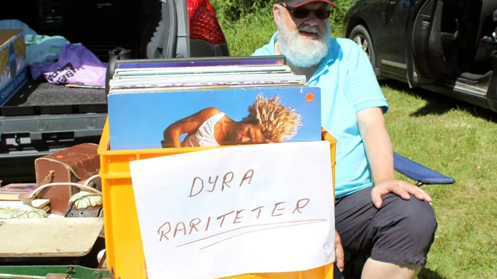 Lockande. Jodå, trots förvarningen var det en och annan som bläddrade i Lars Westells rariterer
