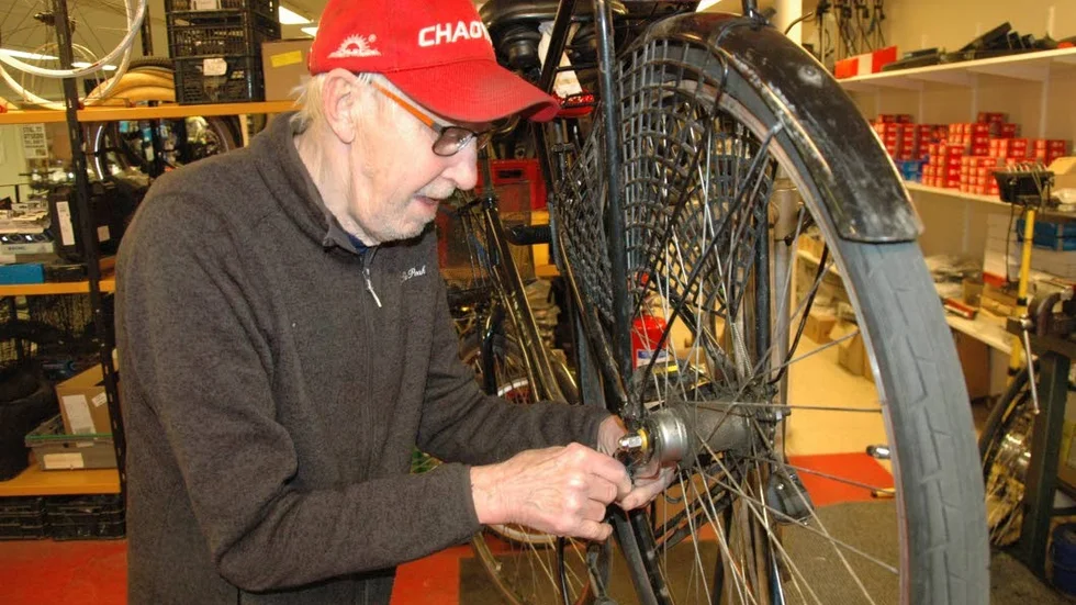 80-åring. Stig Gustavsson fyller 80 år, har arbetat i hela 65 år och tänker jobba vidare, åtminstone ett par år till.