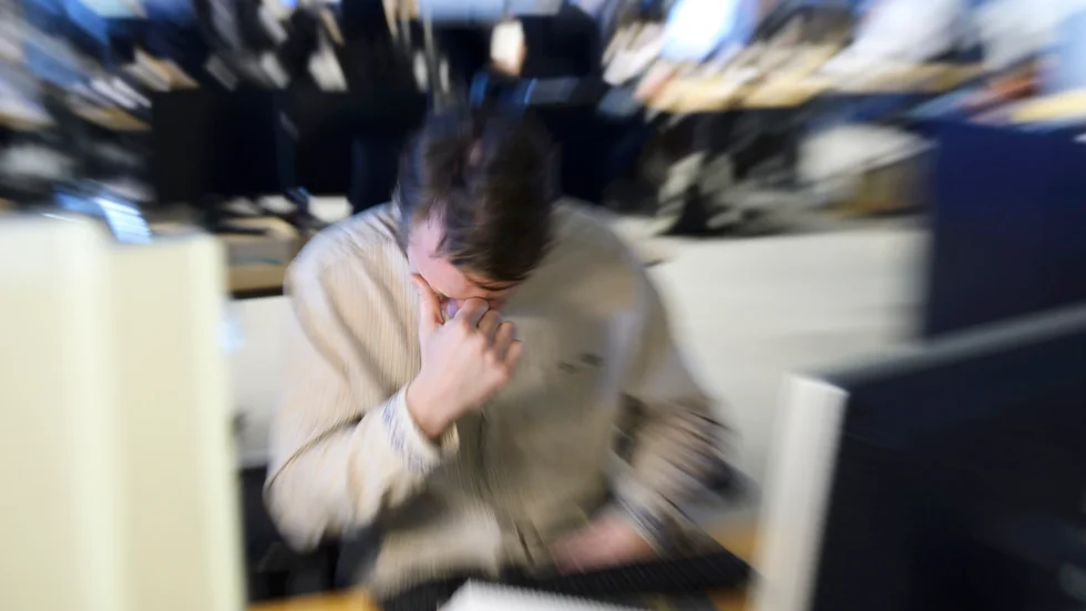 "Rätt förutsättningar måste ges för både regionens sjukvård och för kommunerna för att kunna ge alla som drabbats av långtidssymtom den hjälp de har rätt till", skriver debattörerna.