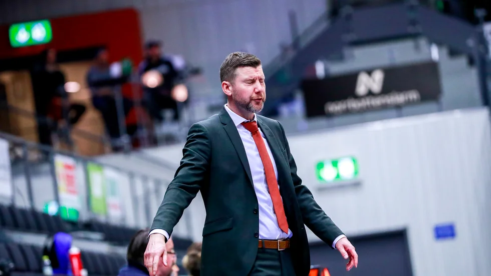 Peter Öqvist var allt annat än nöjd efter storförlusten borta mot Borås.