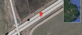 En personbil i olycka på E18