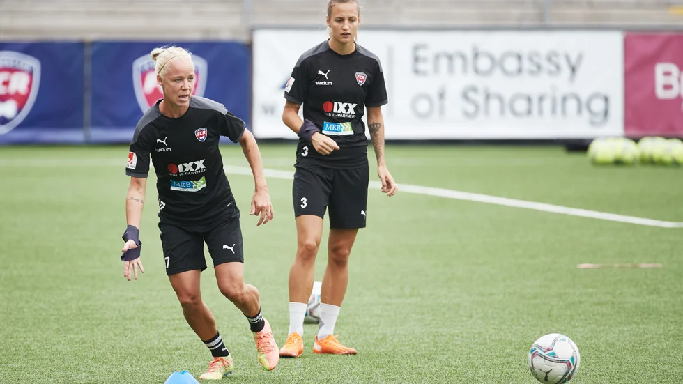 Rosengårdsstjärnorna Caroline Seger och Nathalie Björn ställs på söndag mot Göteborg i en seriefinal. Gästerna toppar den damallsvenska tabellen på 29 poäng efter elva omgångar – tre före Rosengård.