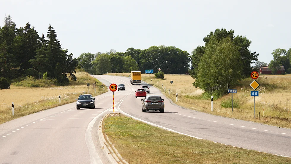 Till 2022 hoppas Trafikverkat att komma igång med ombyggnaden av riksväg 55 till mötesfri landsväg med mitträcke. Samrådsredogörelsen ligger nu hos länsstyrelsen för beslut.