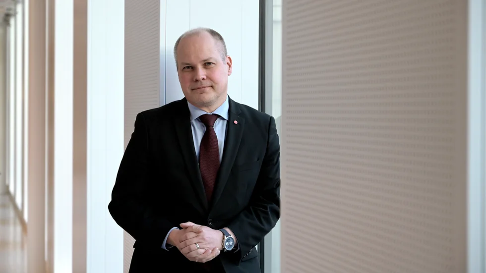Anders Holmberg på SVT ställde då Morgan Johansson mot väggen - ”När du sitter i opposition så är det här främlingsfientliga krav, men när du sitter i regeringen är det bra politik”, skriver signaturen "C.E.G." 