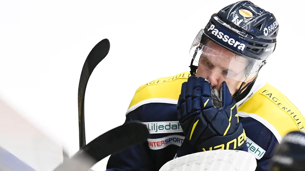 HV:s Simon Önerud deppar efter en ny förlust.