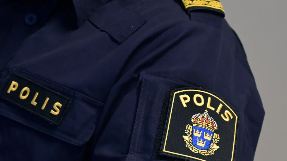 En man misstänks har lurats på pengar vid en affär över Blocket.