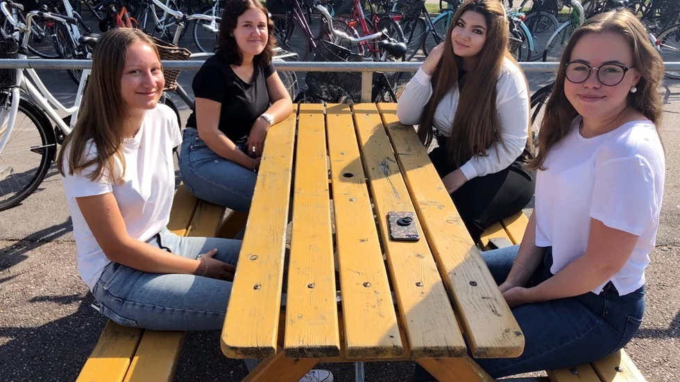 Suzanna Orzewska, Maja Sölvestam, Nabaa Ibrahim och Kajsa Sundström tycker att det känns bra att vara tillbaka på skolan igen.