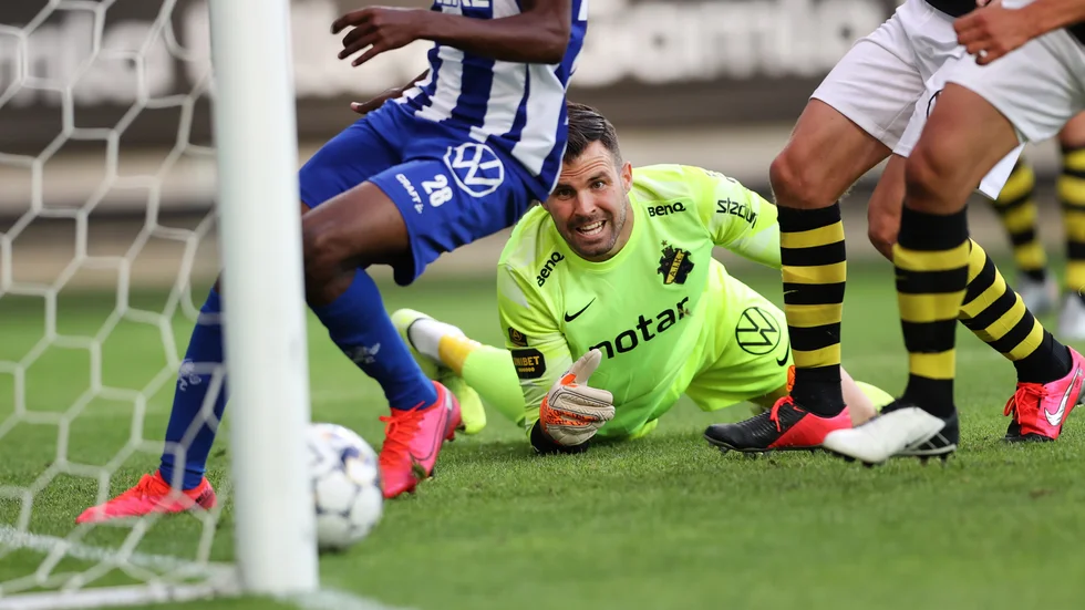 Storklubbarna i kris. IFK Göteborg och AIK sladdar i tabellen efter svaga starten på allsvenskan.