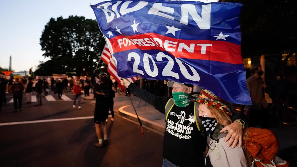 Bidenanhängare utanför Vita huset i Washington DC.