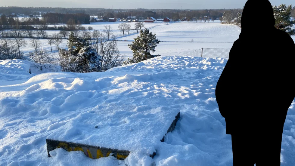 Monolitens skapare låter ana att den bortforslade monoliten kan dyka upp igen på en ny plats.