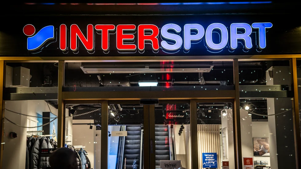 Intersport på Drottninggatan i Stockholm. Arkivbild