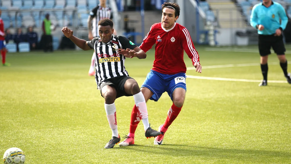 Theodore Rask har förlängt sitt kontrakt med allsvenska IFK Norrköping, vilket innebär att han främst ska matcha med Sylvia i ettan under 2021.