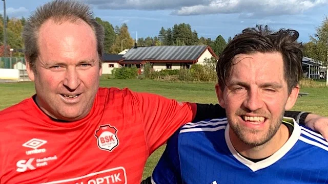 Ostvik/DIF är på väg mot serieseger. Först i slutminuterna kunde Alexander Pettersson, till höger, sätta sitt andra mål, även det på straff, när Bergsbyn besegrades. BSK:s målskytt var Fredrik Ödling.