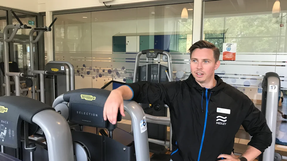 Gymmet här på markplanet berörs inte, berättar Kenny Karlsson. Den del av gymmet som måste slås igen ligger i källarplanet, i en lokal som egentligen är ett skyddsrum.