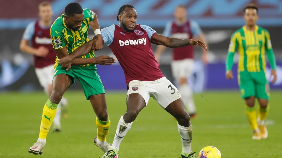 Svårstoppad. Michail Antonio, mitten, avgjorde för andra matchen i rad för West Ham.