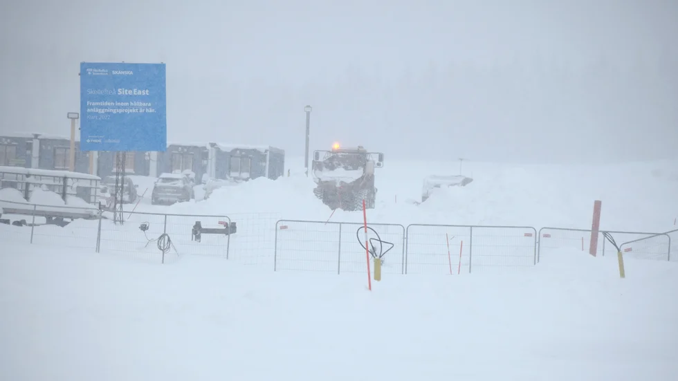 På torsdagen snöade det rejält i Skellefteå och på Hedensbyn Site East. Det första spadtaget till den kommande fabriken väntas tas under det första kvartalet.