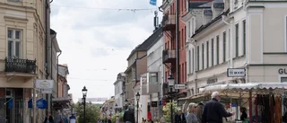 Gratis gatuparkering i centrum till oktober