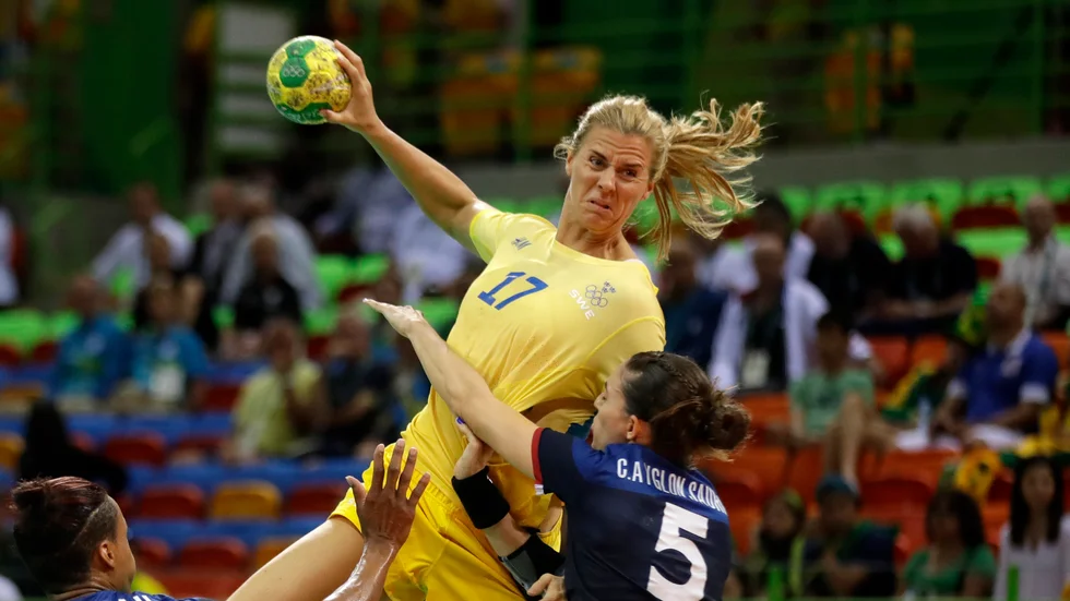 Linnea Torstensson i en match mot Frankrike 2016 då hon slutade i det svenska landslaget. Arkivbild.