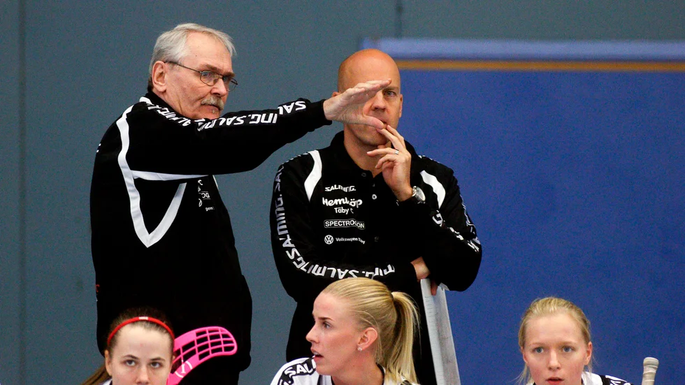 Royne Svensson ska basa över Lokomotiv Grillby. Hur kommer det att sluta?