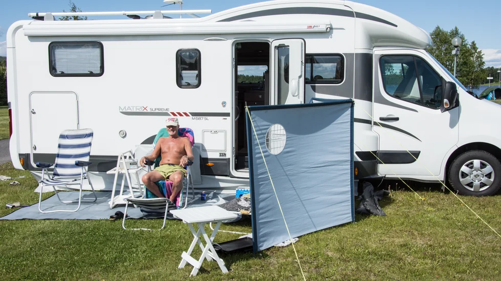 Var och hur får man parkera husbilen?