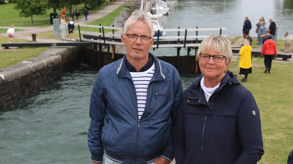 Olof och Monica Carlsson har tagit sig hela vägen från Tingsryd för att semestra i Östergötland