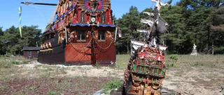 BILDER: Mitt i skogen ligger ett halvt Wasa-skepp